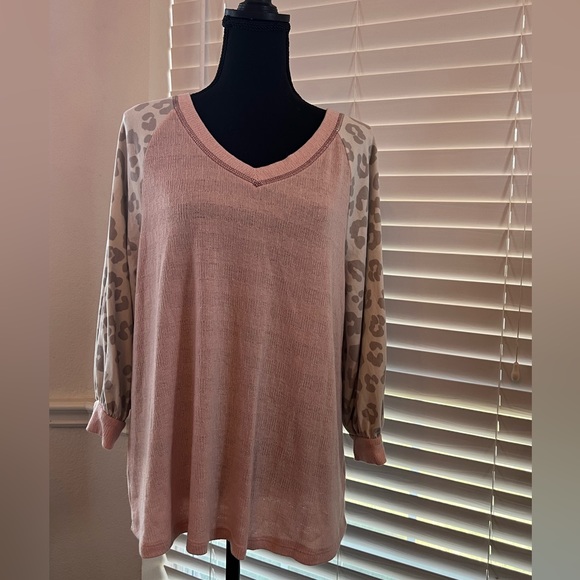 Pink and leopard top. Size Medium. - Picture 1 of 3
